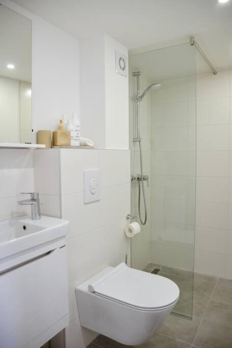 Mini Condo 2 Dl - Studio With A Private Patio Donja Lastva Exterior foto